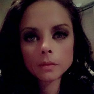 Meet your Posher, Abigail